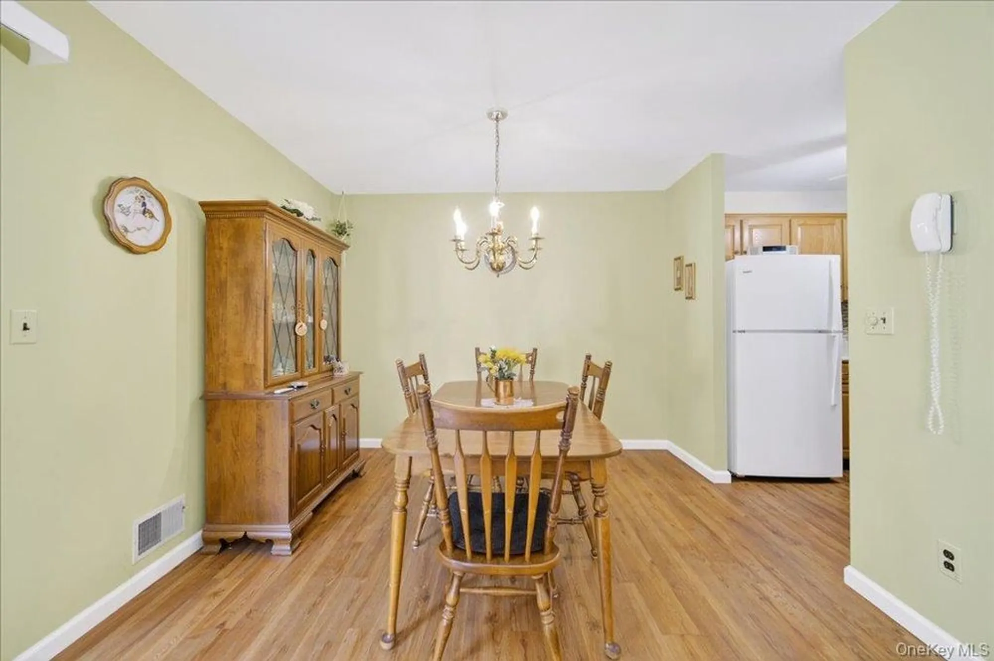 Property Slideshow image 8 of 44 | 129c columbia ct, Yorktown Heights, NY, 10598