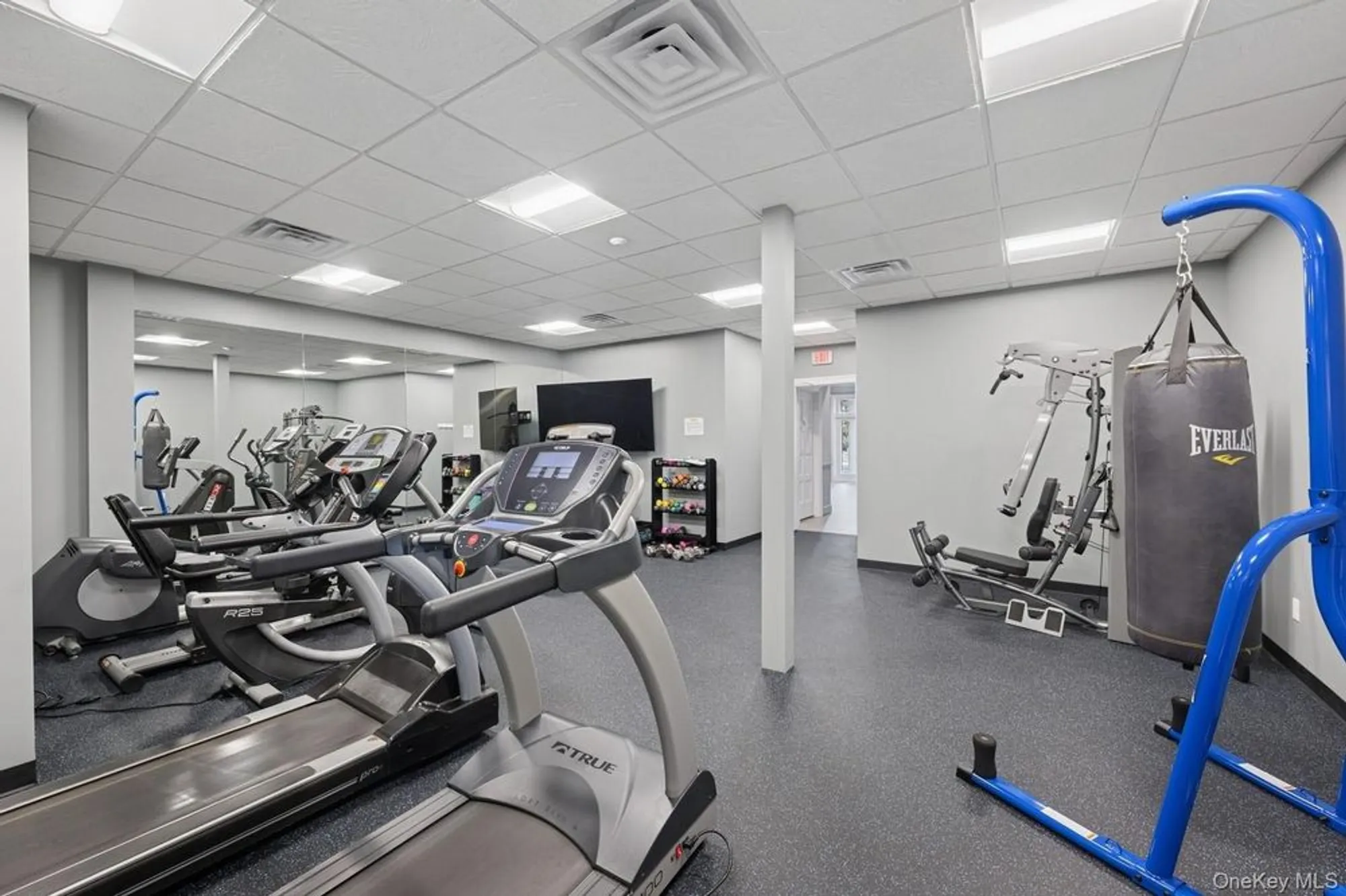 Property Slideshow image 13 of 18 | 416 lindsay ln, Moriches, NY, 11955