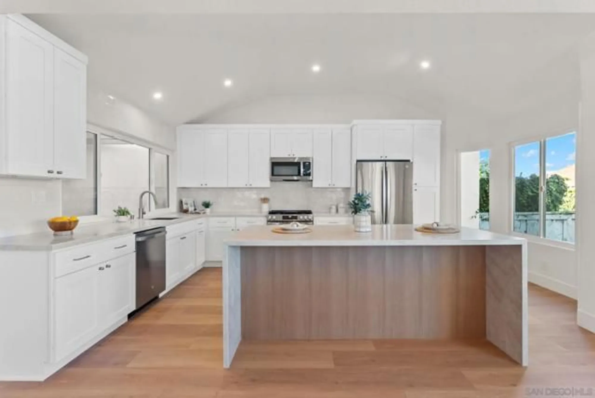 Property Slideshow image 15 of 33 | 5030 alicante way, Oceanside, CA, 92056