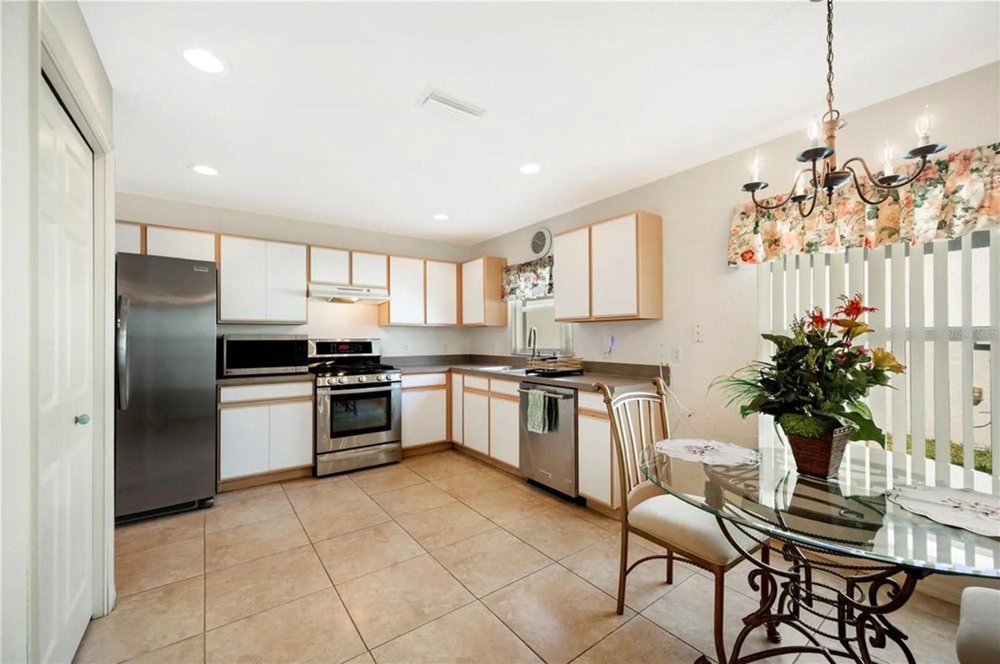 Property Slideshow image 12 of 35 | 4189 cannes ave, Lake Wales, FL, 33859