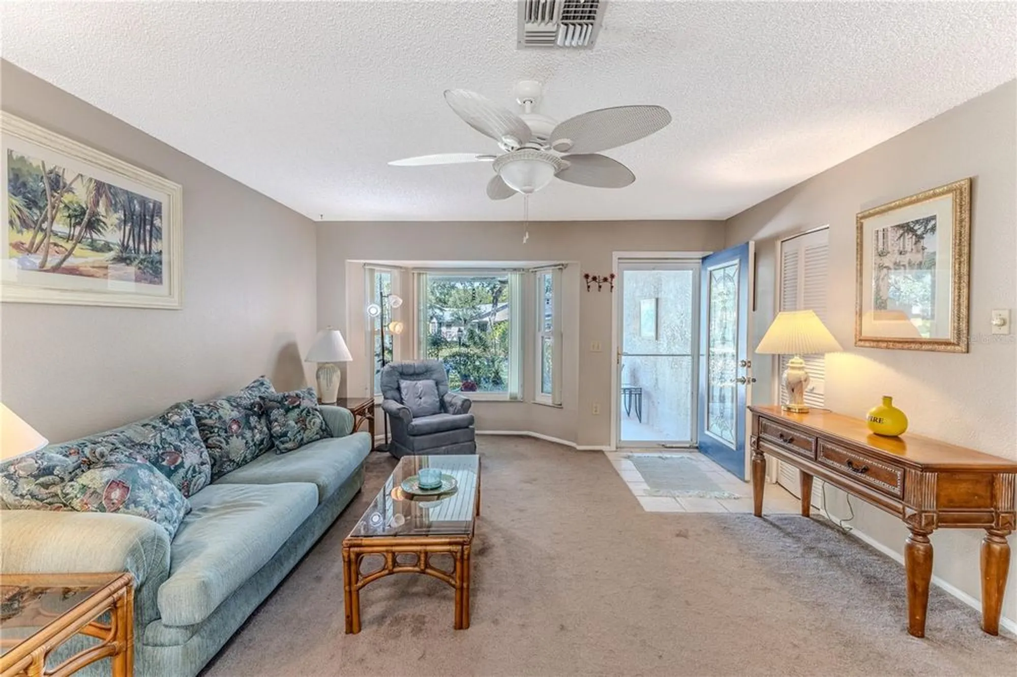 Property Slideshow image 7 of 50 | 6375 ocean pines ln, Spring Hill, FL, 34606