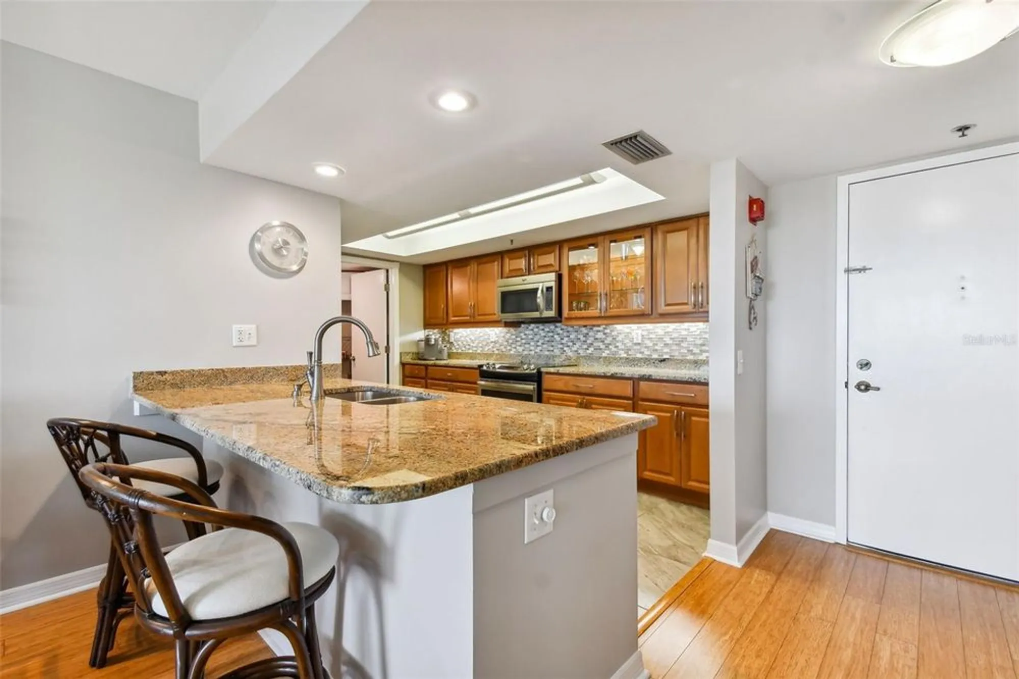 Property Slideshow image 12 of 70 | 6372 palma del mar blvd s apt 605, St Petersburg, FL, 33715