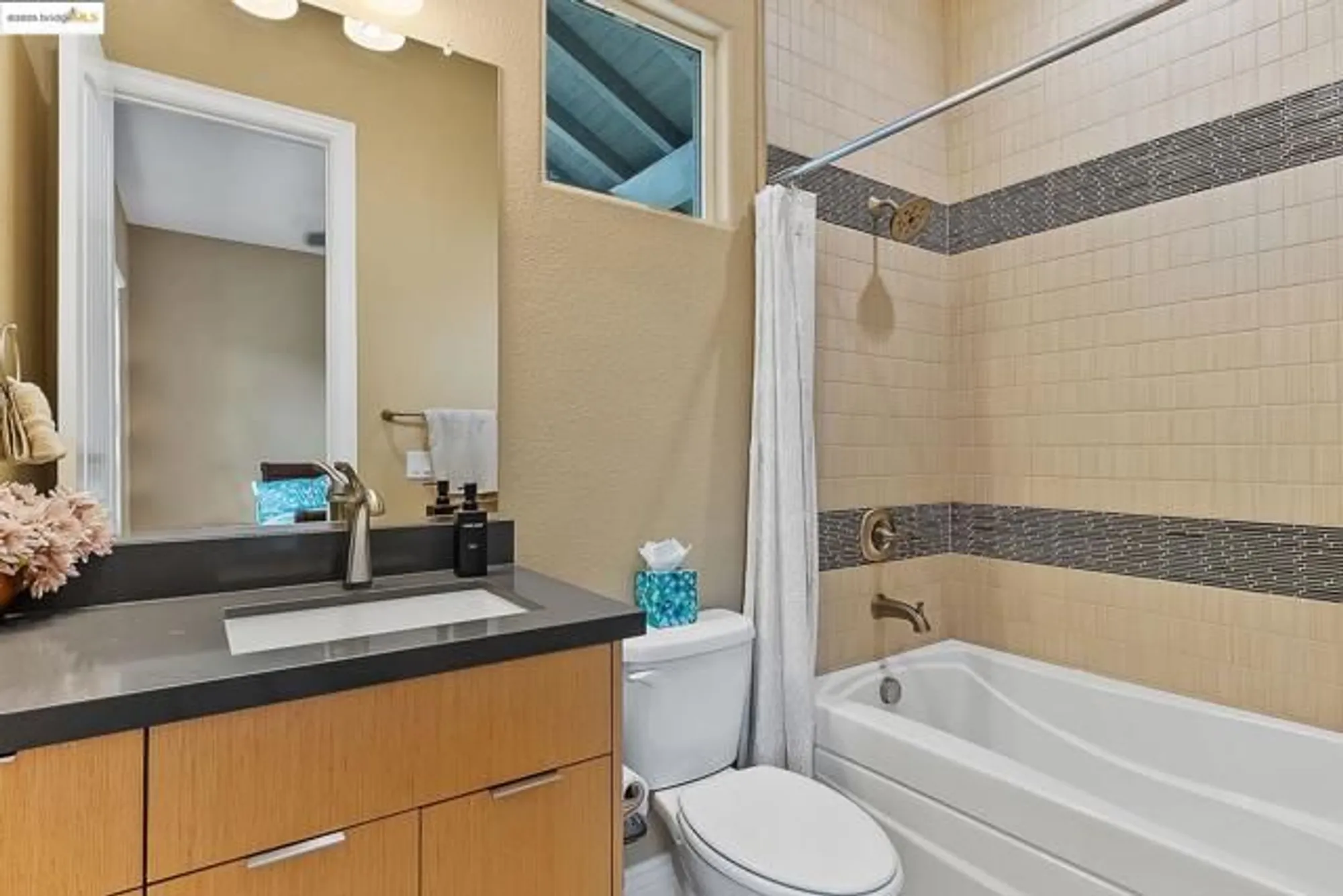 Property Slideshow image 10 of 60 | 1994 corsica way, Brentwood, CA, 94513