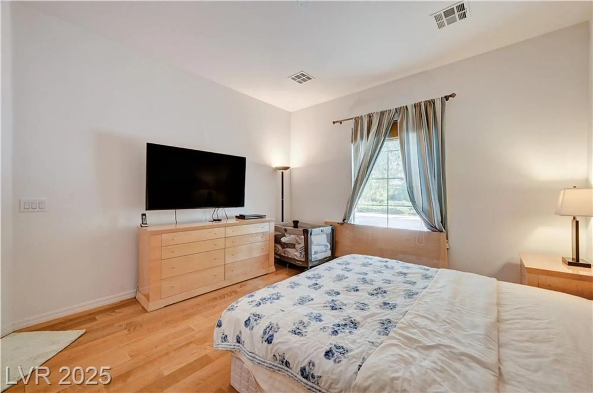 Property Slideshow image 28 of 45 | 2183 clearwater lake dr, Henderson, NV, 89044