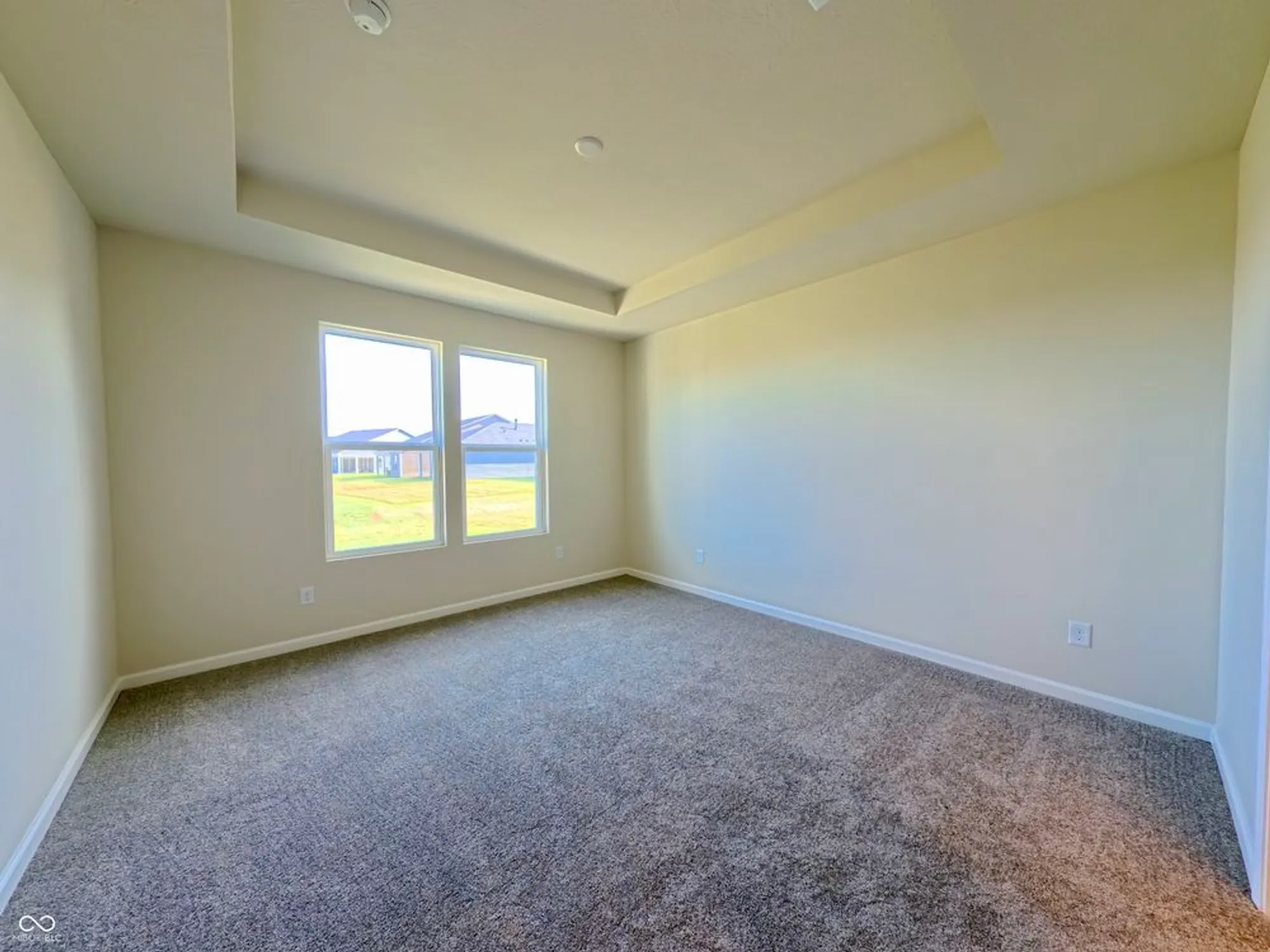 Property Slideshow image 35 of 61 | 811 daisy st, Greenwood, IN, 46143