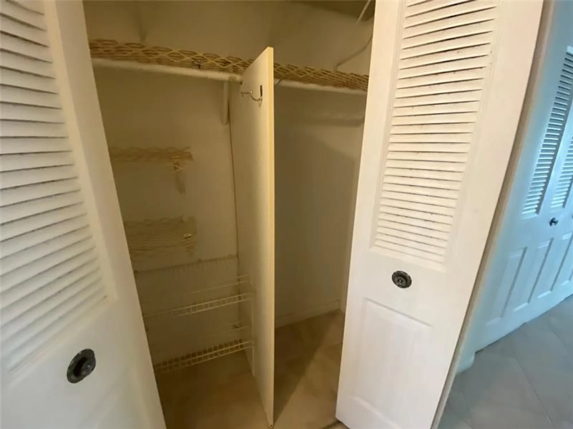 Property Slideshow image 8 of 31 | 2025 berkshire b # 2025, Deerfield Beach, FL, 33442