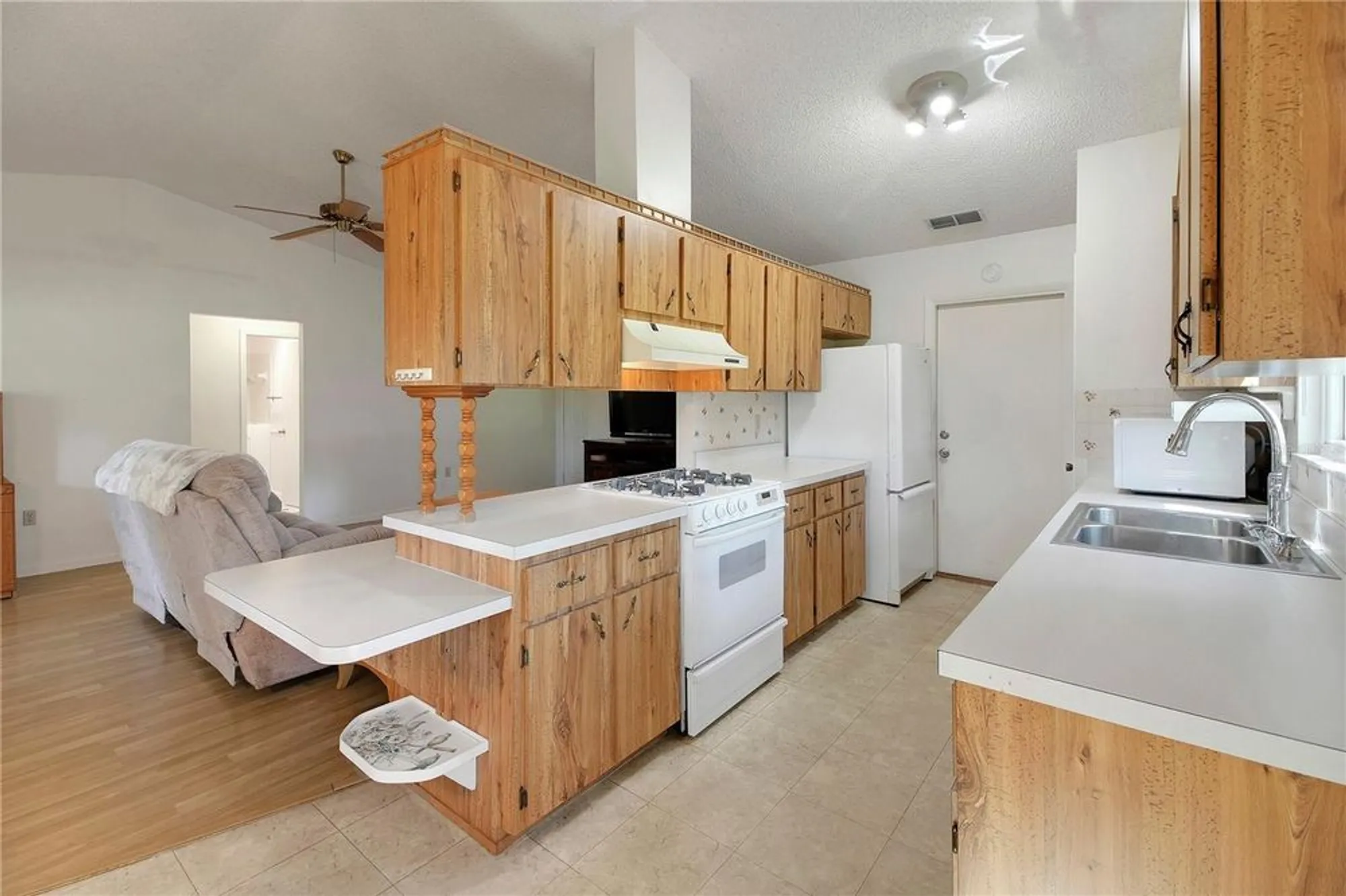 Property Slideshow image 23 of 63 | 610 fannich ct, Leesburg, FL, 34788