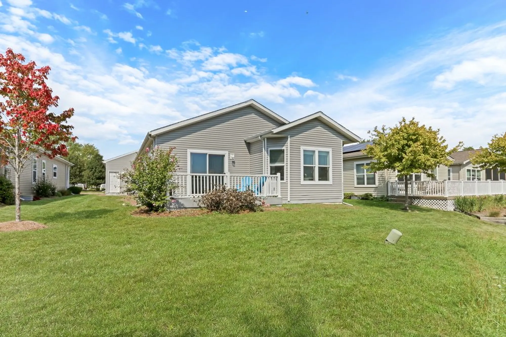 Property Slideshow image 22 of 24 | 305 legacy ct, Grayslake, IL, 60030