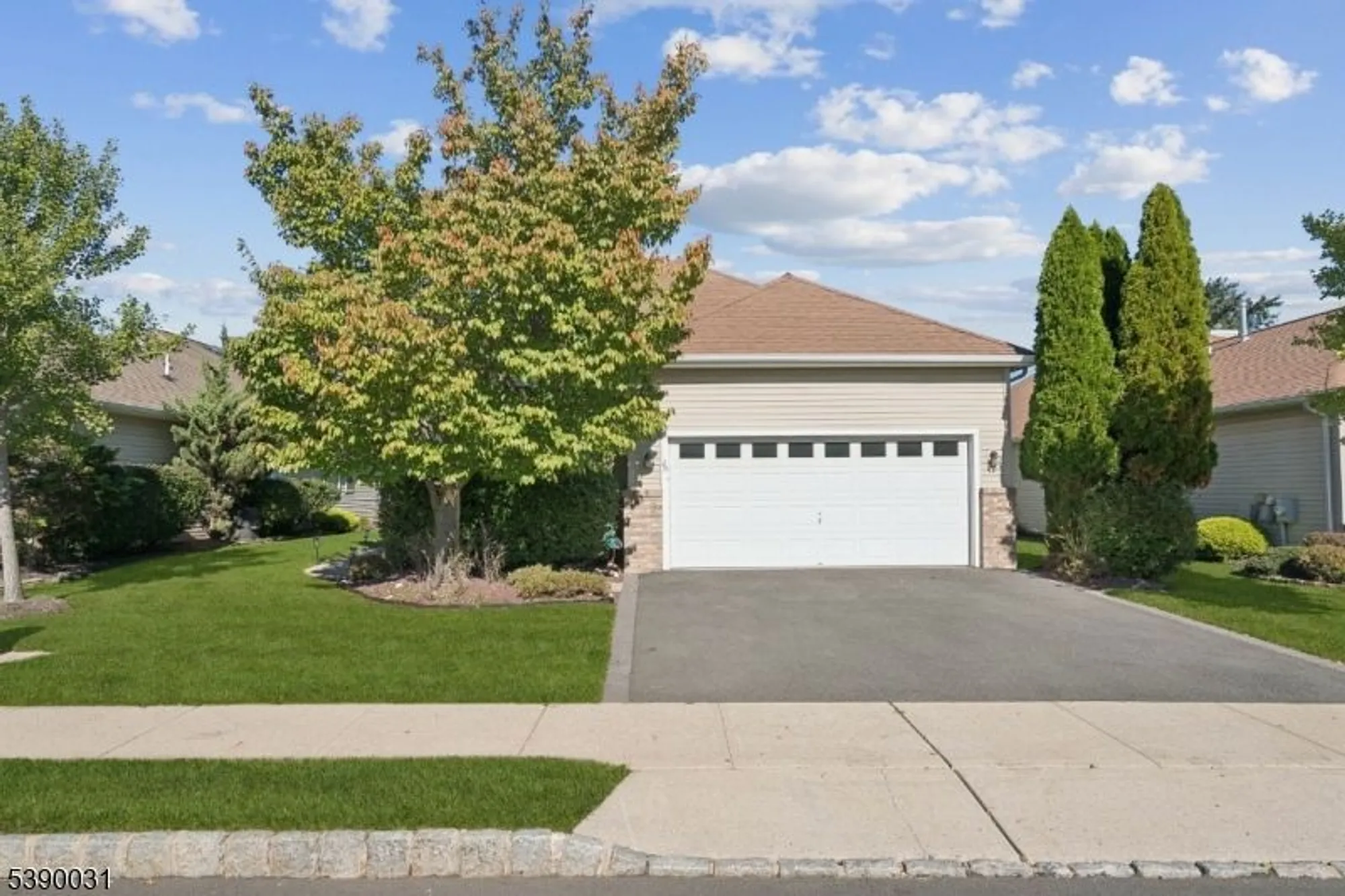 Property Slideshow image 4 of 42 | 29 medici dr, Somerset, NJ, 08873