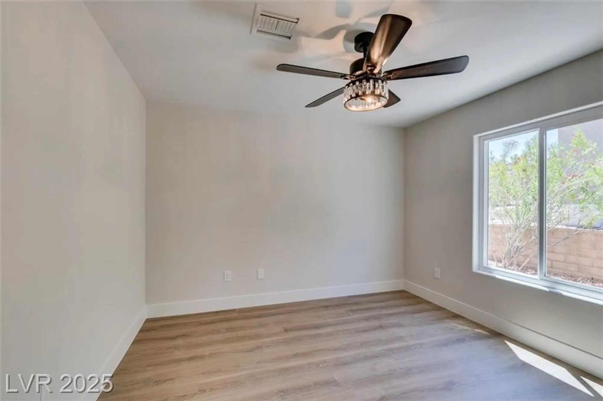 Property Slideshow image 18 of 30 | 9800 rosamond dr, Las Vegas, NV, 89134