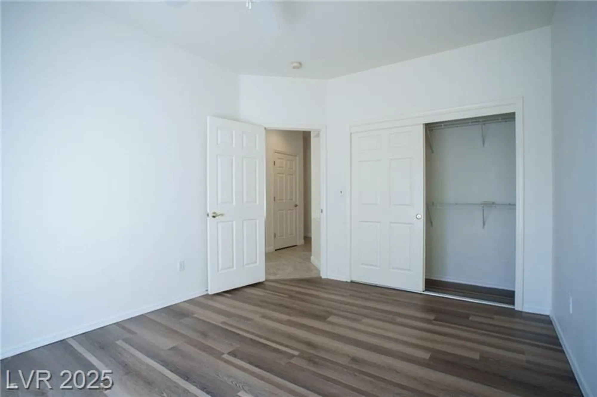 Property Slideshow image 16 of 32 | 10520 shoalhaven dr, Las Vegas, NV, 89134