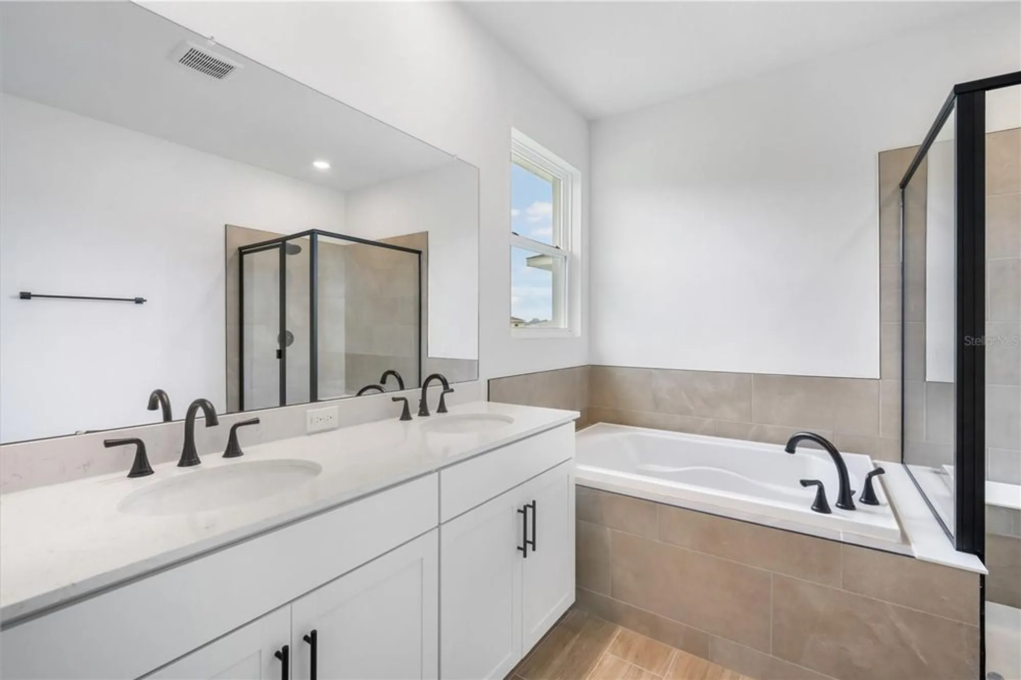 Property Slideshow image 22 of 45 | 9195 players dr, Weeki Wachee, FL, 34613