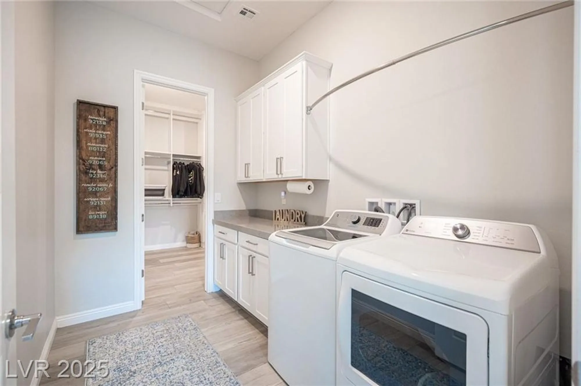 Property Slideshow image 41 of 92 | 936 mayfield manor ln, Las Vegas, NV, 89138