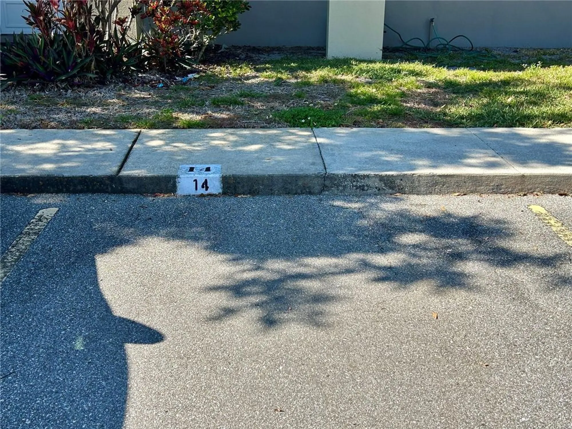 Property Slideshow image 5 of 57 | 2294 belgian ln 14, Clearwater, FL, 33763