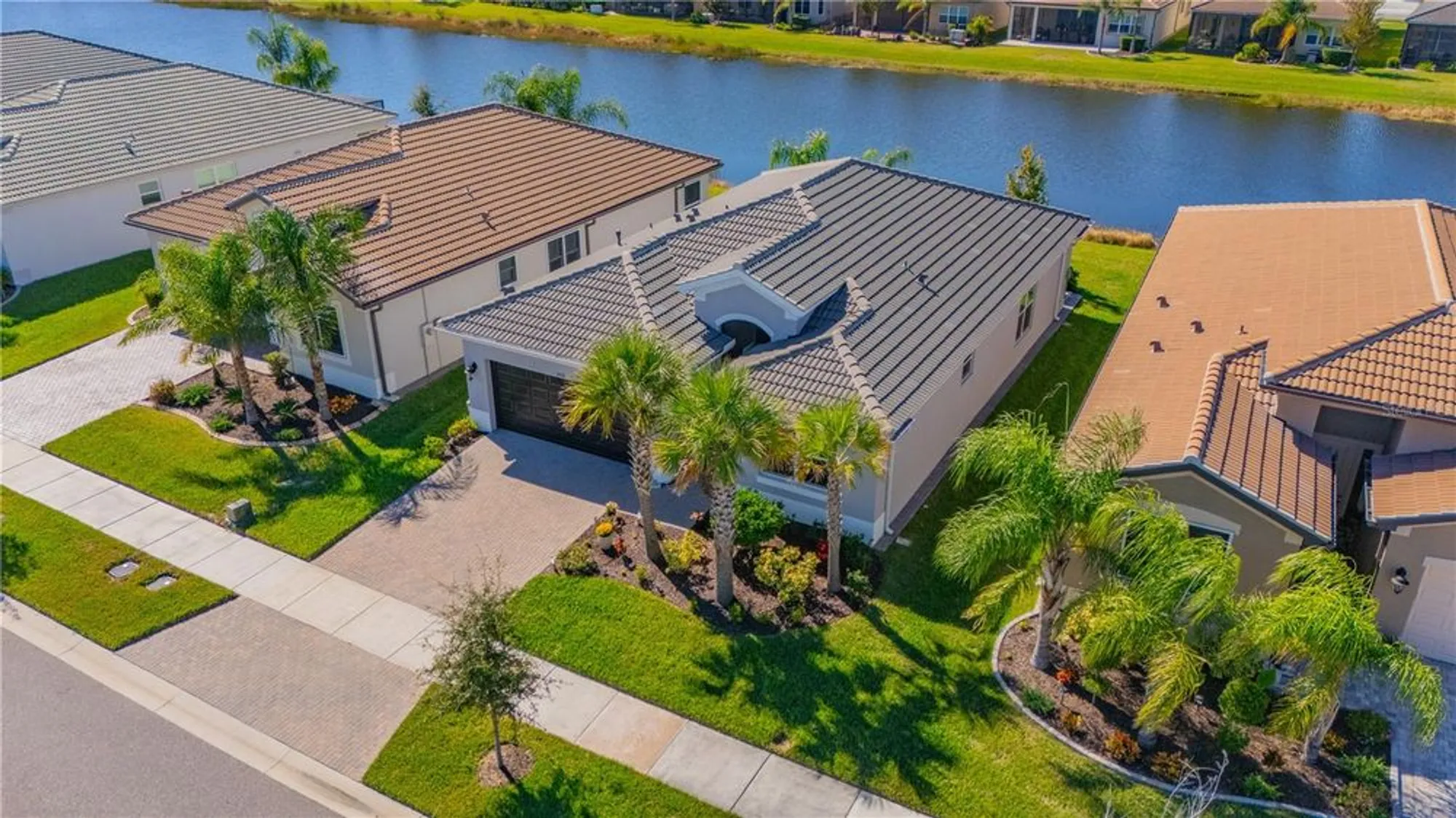 Property Slideshow image 38 of 48 | 15513 santa pola dr, Wimauma, FL, 33598