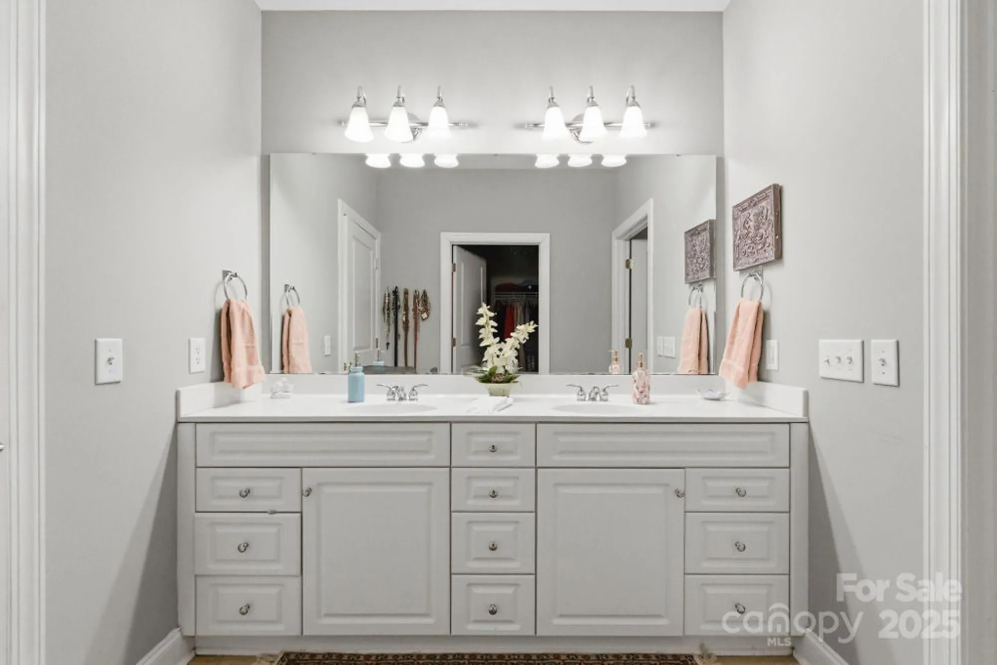 Property Slideshow image 17 of 25 | 10831 casetta dr, Matthews, NC, 28105