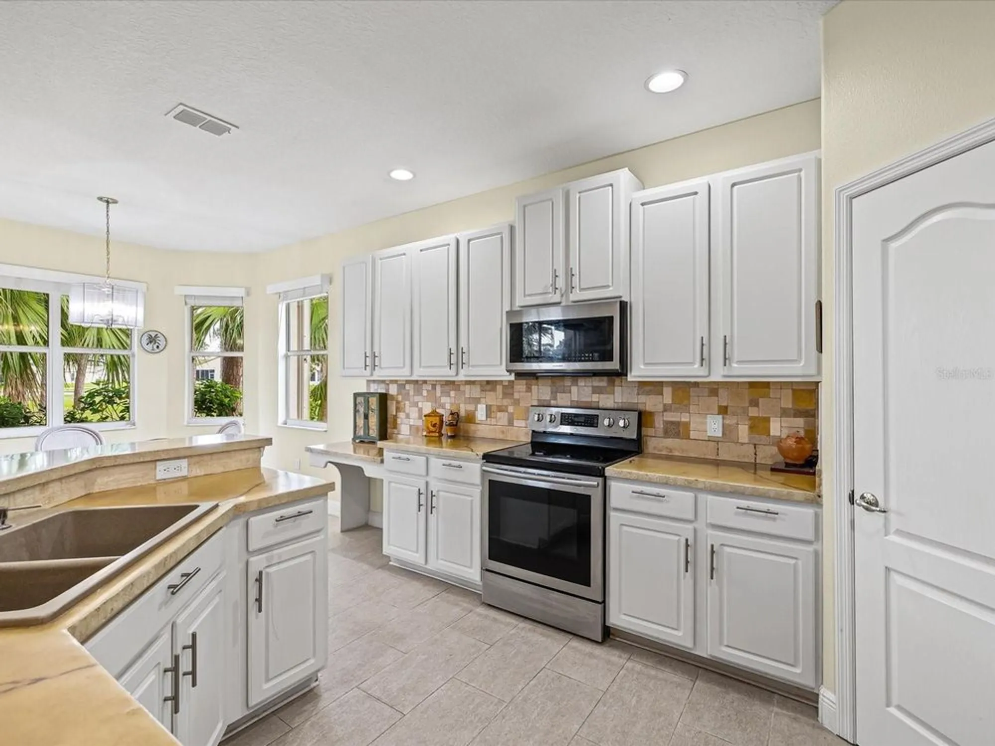 Property Slideshow image 21 of 74 | 11802 wayside willow ct, Hudson, FL, 34667