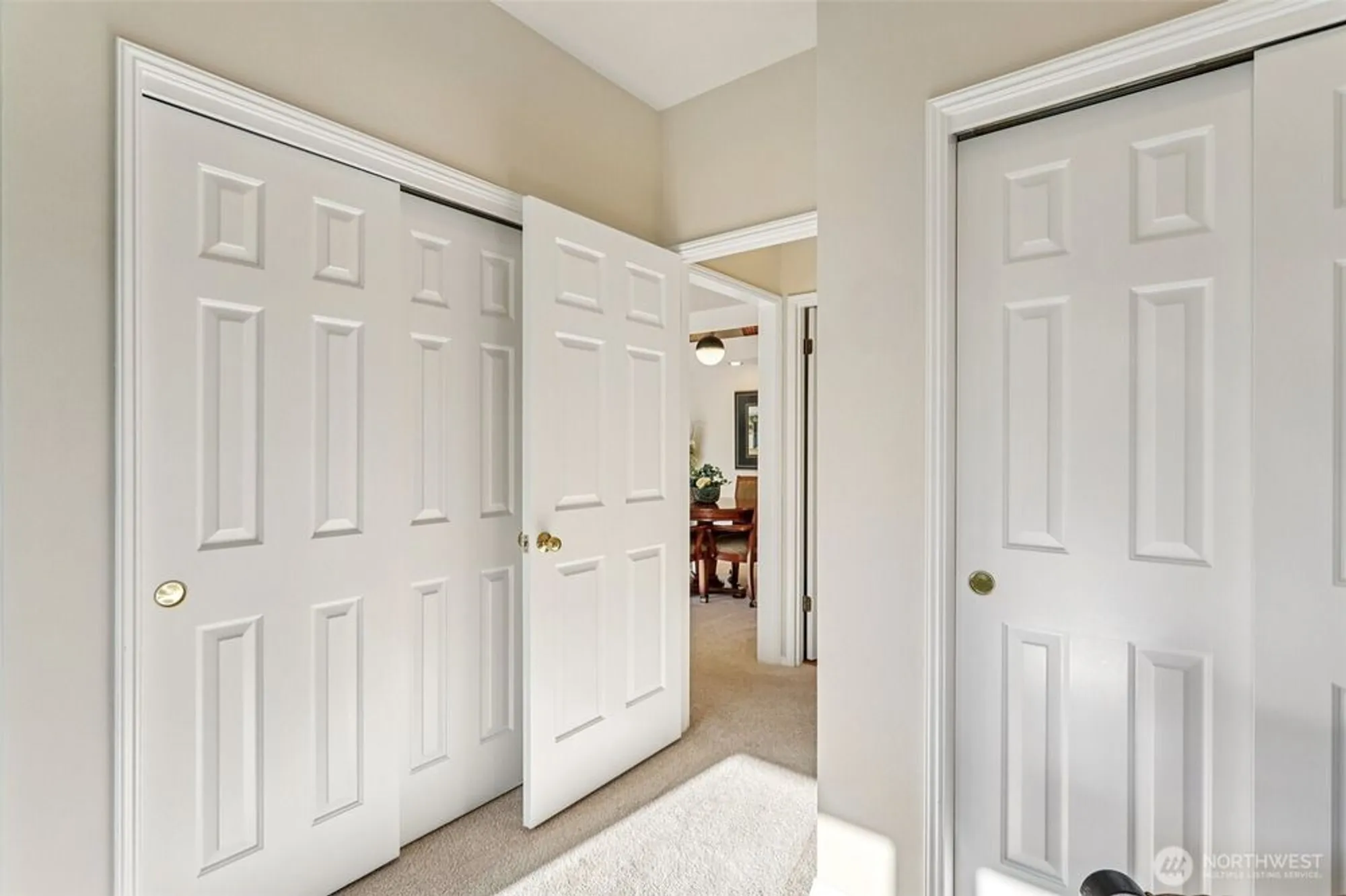 Property Slideshow image 25 of 40 | 4222 221st pl se # 1081, Issaquah, WA, 98029