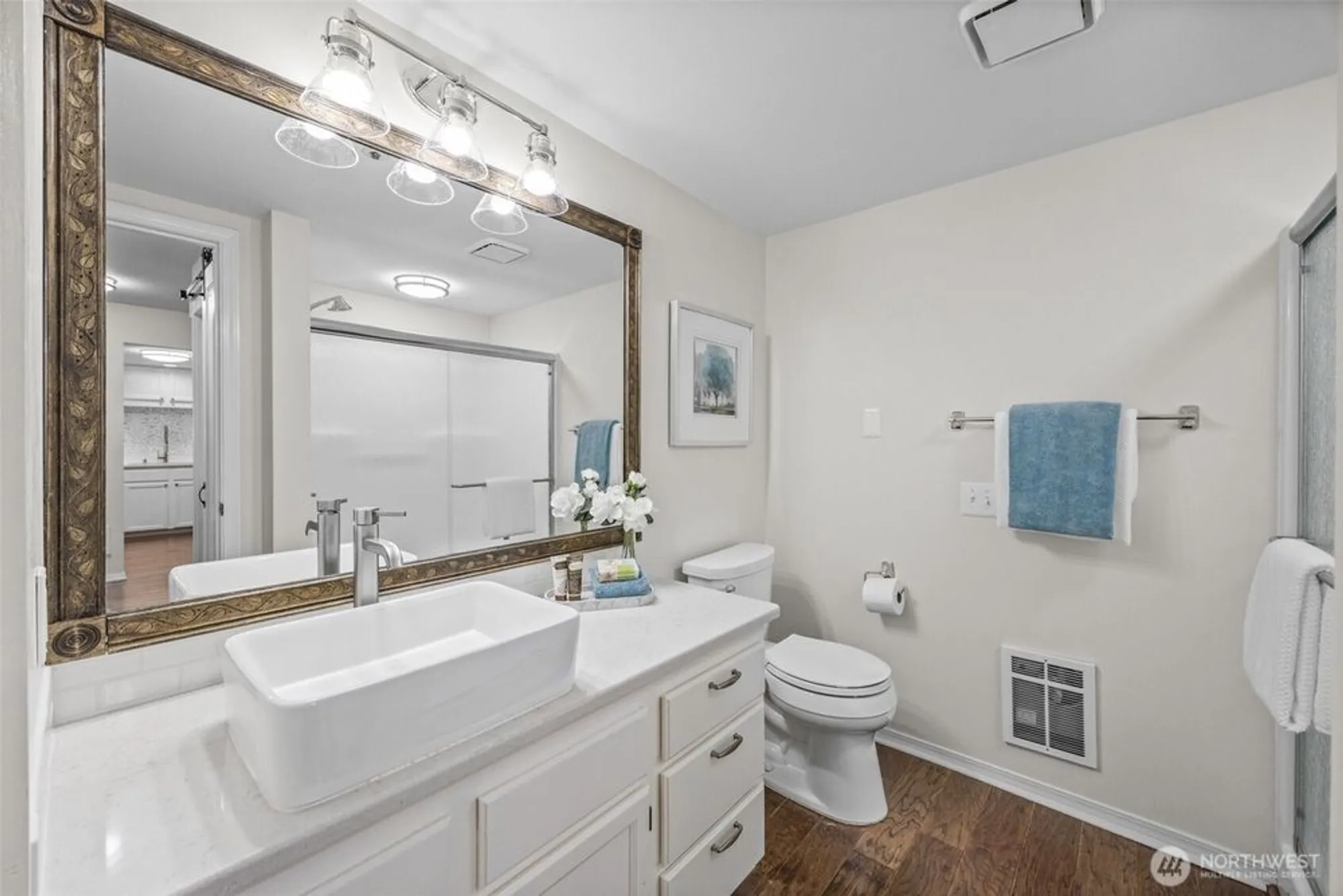 Property Slideshow image 15 of 40 | 4081 224th ln 210, Issaquah, WA, 98029