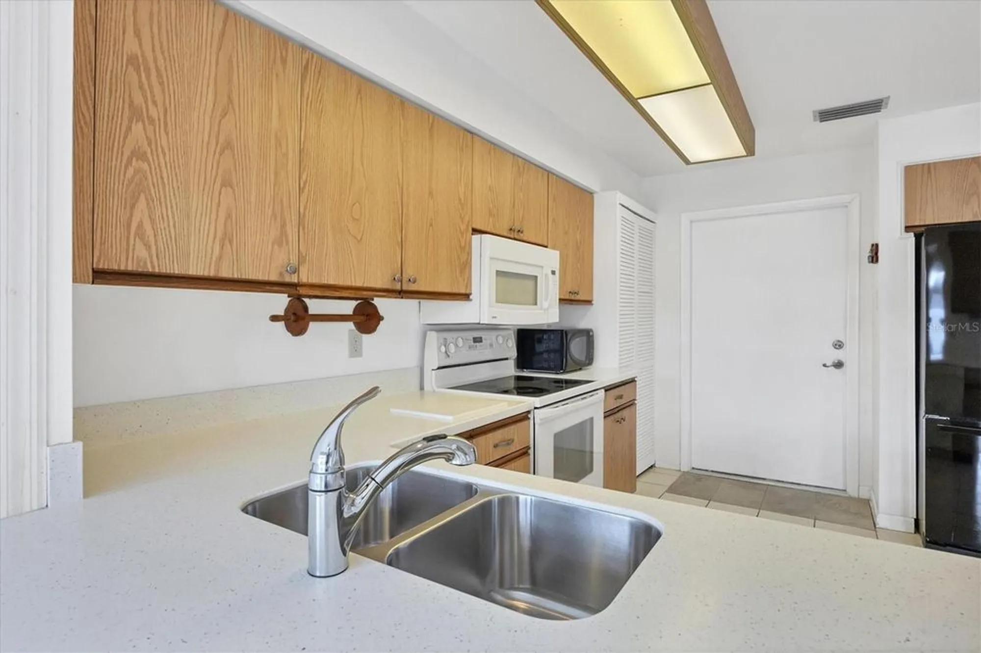 Property Slideshow image 16 of 55 | 606 chestnut ln, Englewood, FL, 34223