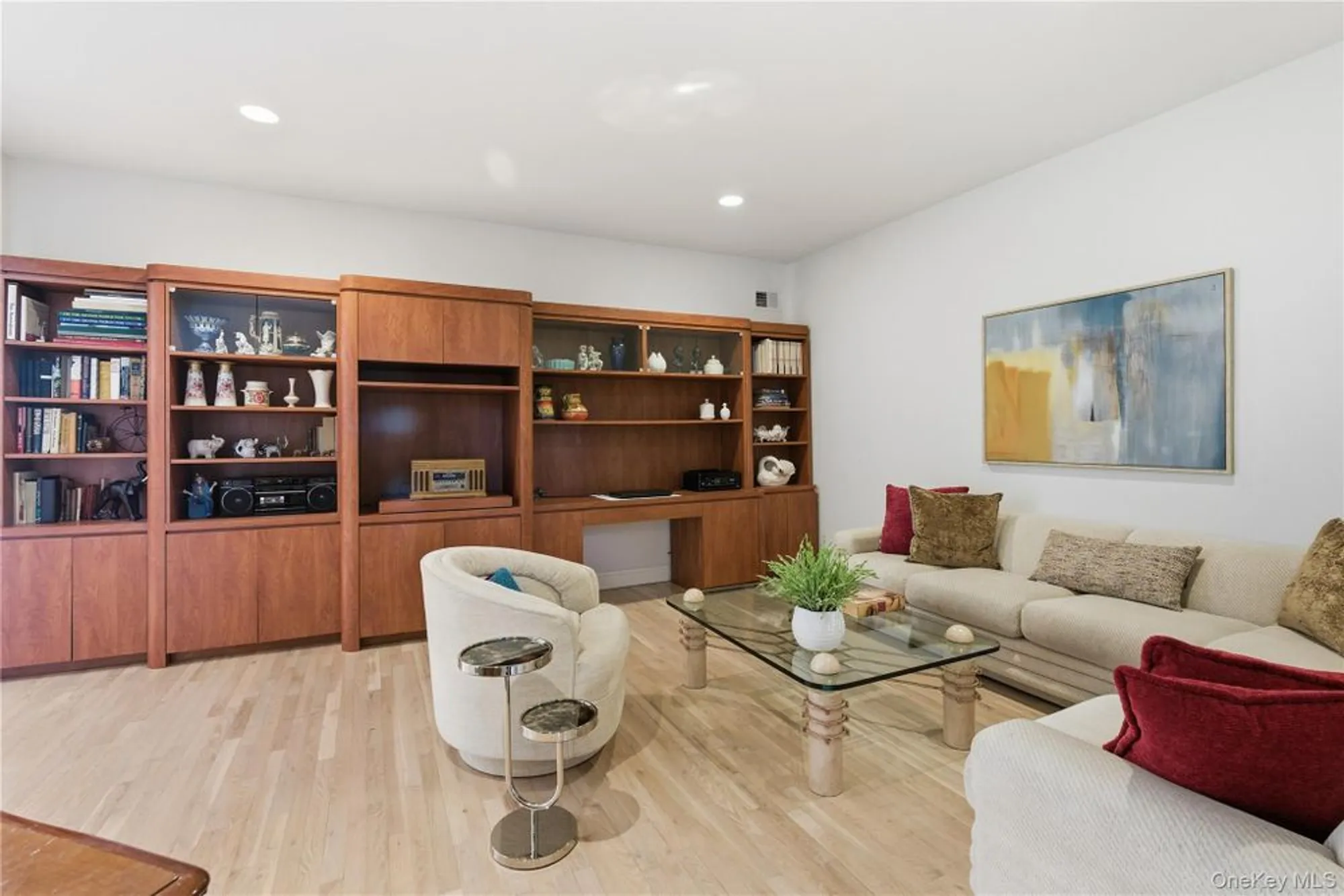 Property Slideshow image 12 of 24 | 159 altessa blvd, Melville, NY, 11747