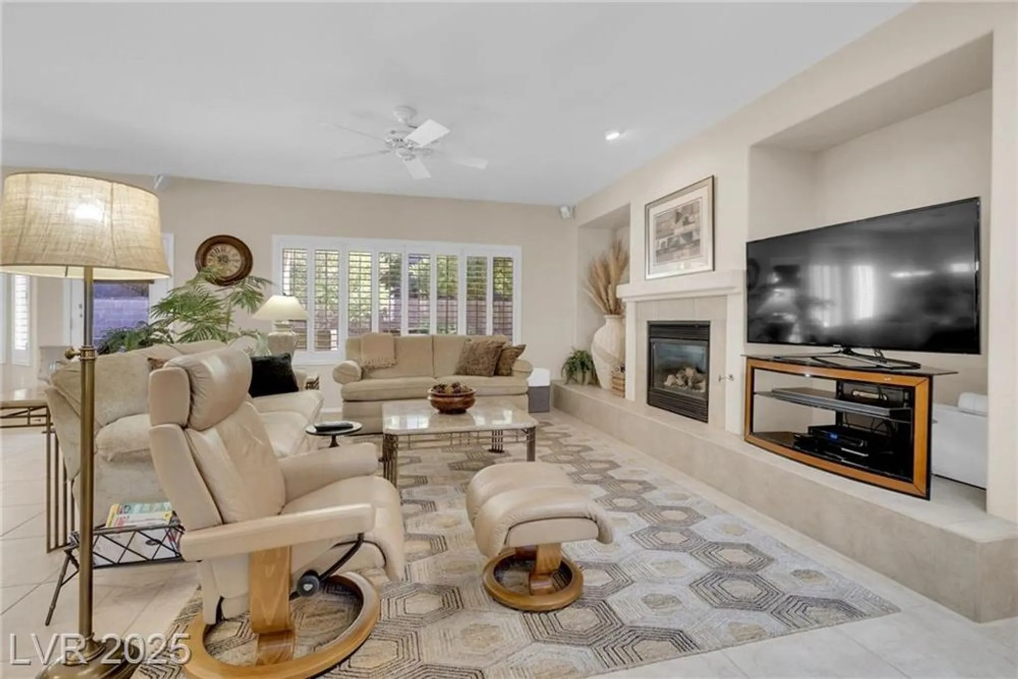 Property Slideshow image 5 of 37 | 1668 sebring hills dr, Henderson, NV, 89052