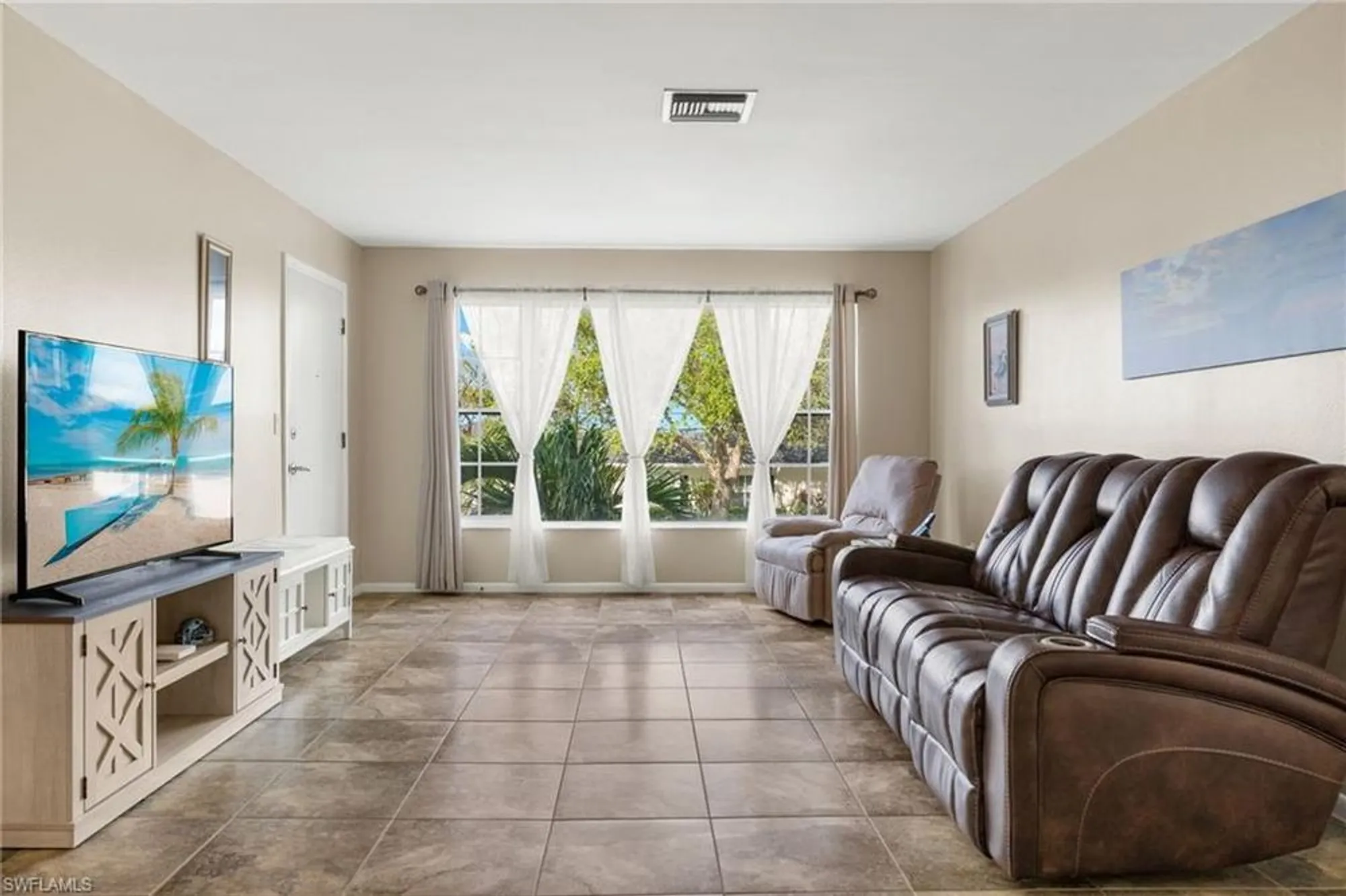 Property Slideshow image 6 of 27 | 1340 s brandywine cir apt 3, Fort Myers, FL, 33919