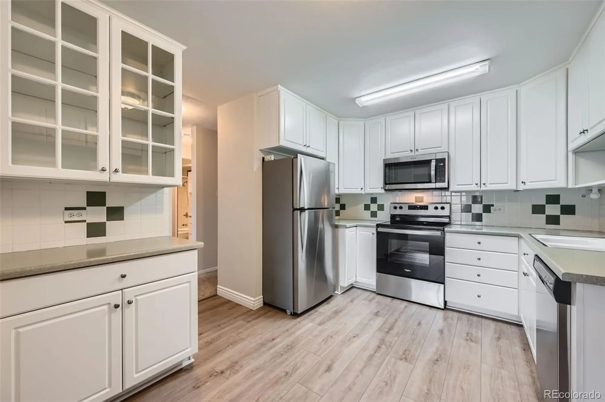 Property Slideshow image 2 of 12 | 655 s alton way 6c, Denver, CO, 80247