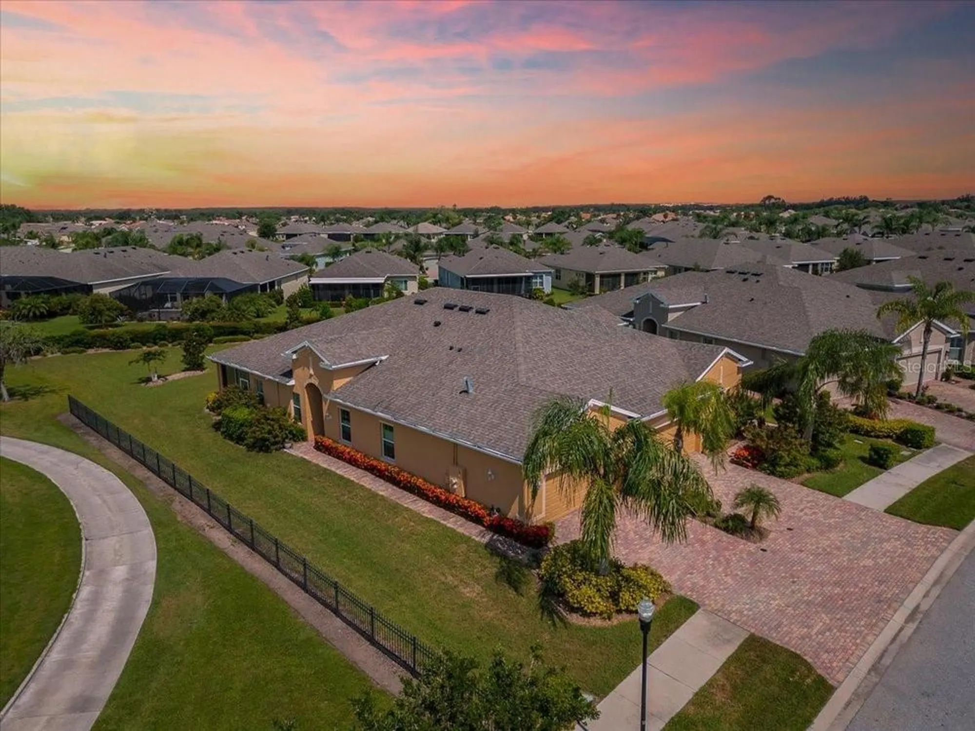 Property Slideshow image 41 of 66 | 821 chipper dr, Sun City Center, FL, 33573