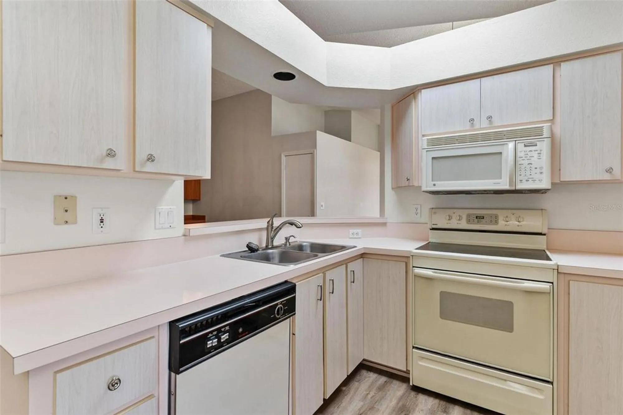 Property Slideshow image 20 of 49 | 26030 newcombe cir, Leesburg, FL, 34748