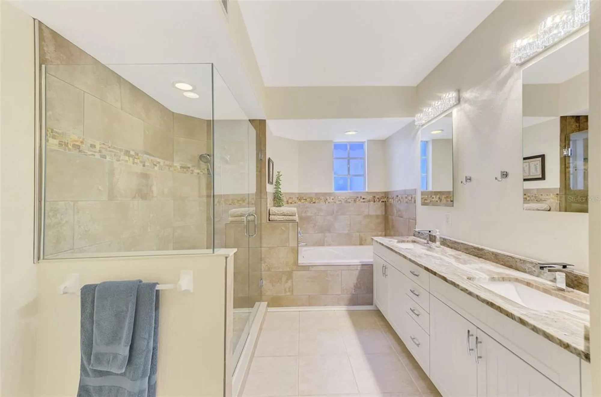 Property Slideshow image 31 of 81 | 4620 club dr unit 102, Port Charlotte, FL, 33953