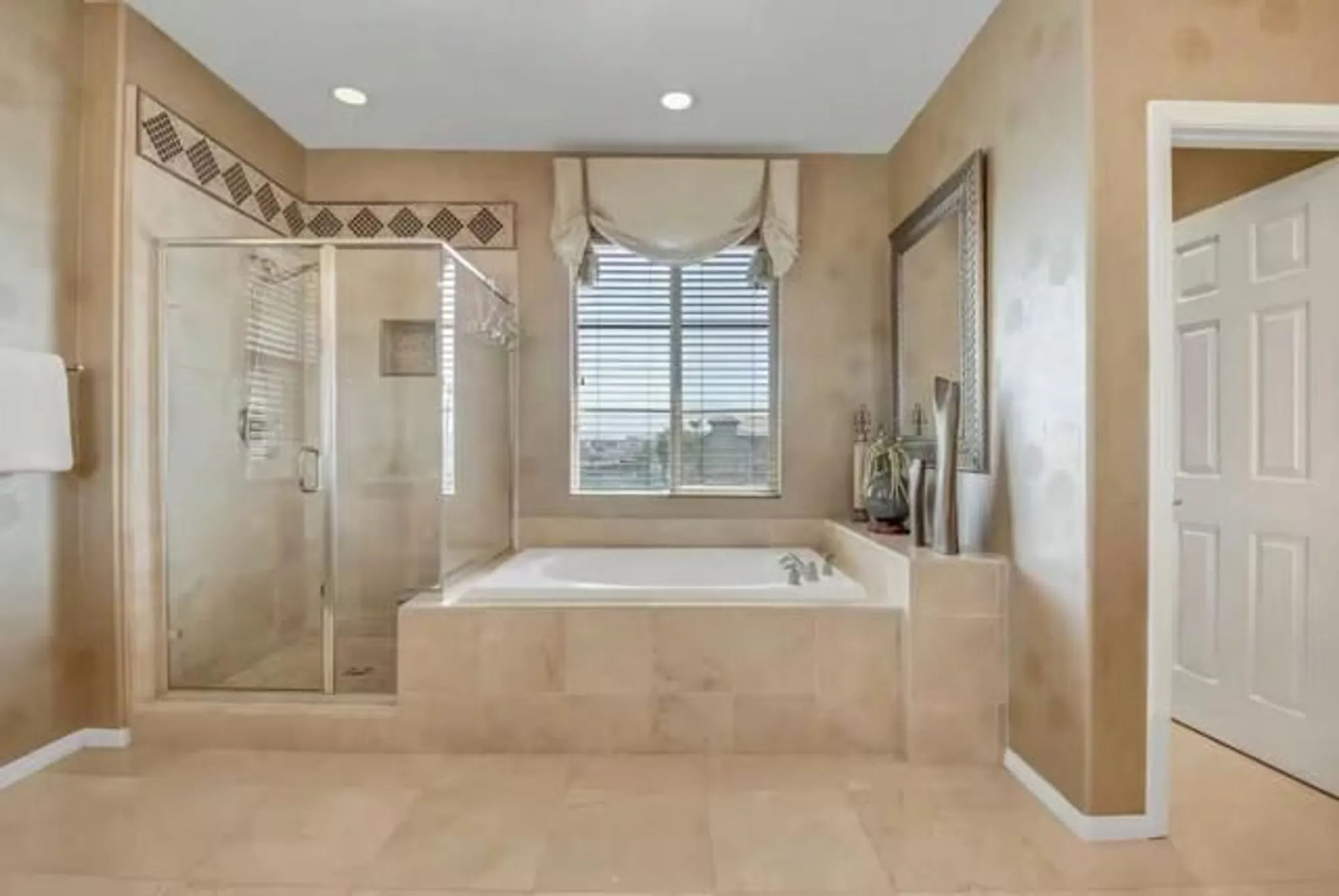 Property Slideshow image 16 of 36 | 43157 armonia ct, Indio, CA, 92203