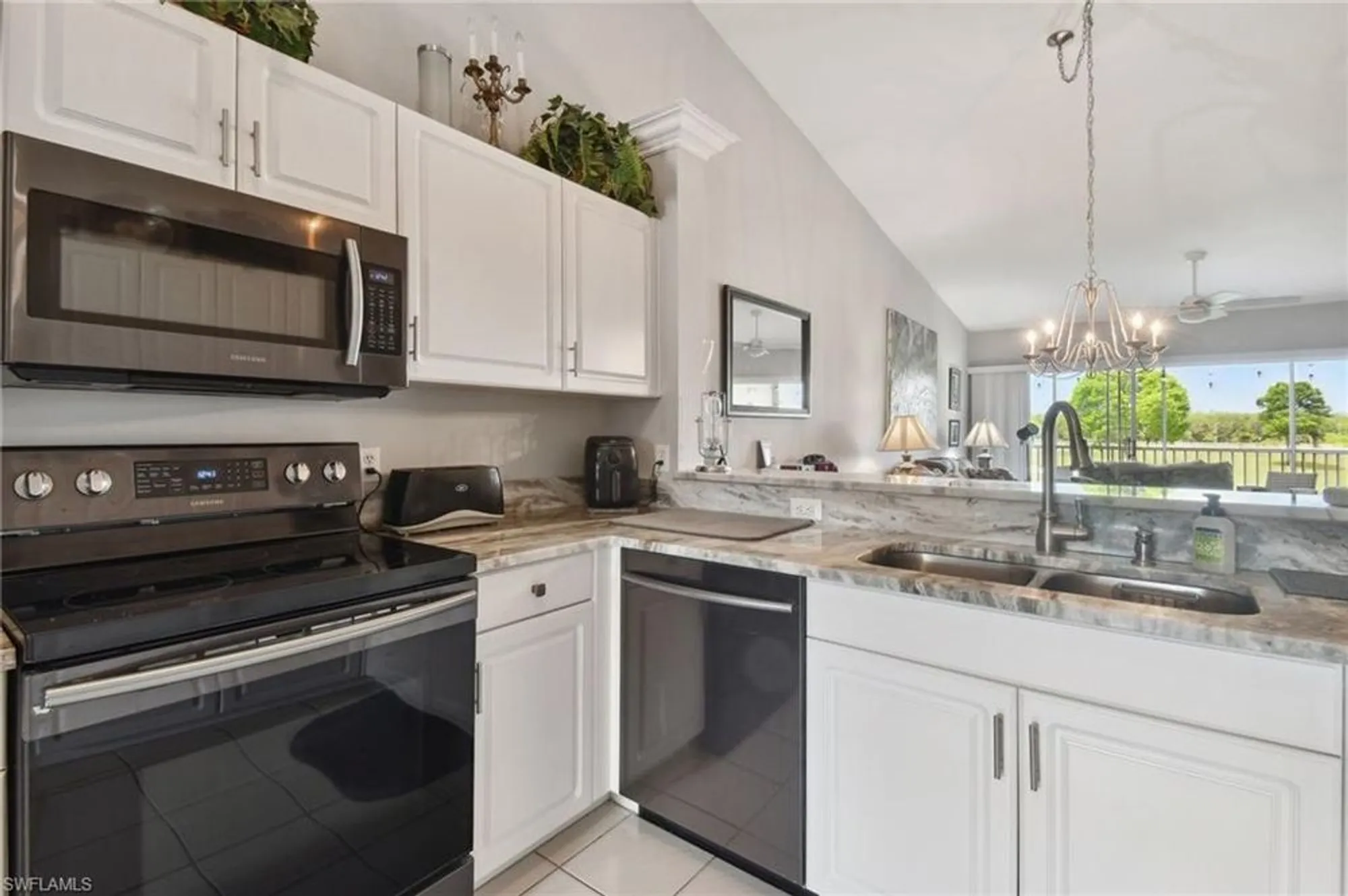 Property Slideshow image 13 of 46 | 9165 michael cir 1002, Naples, FL, 34113