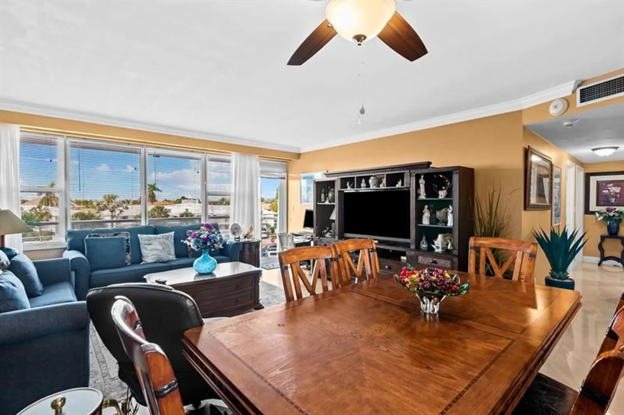Property Slideshow image 5 of 61 | 3300 ne 36th st 302, Fort Lauderdale, FL, 33308