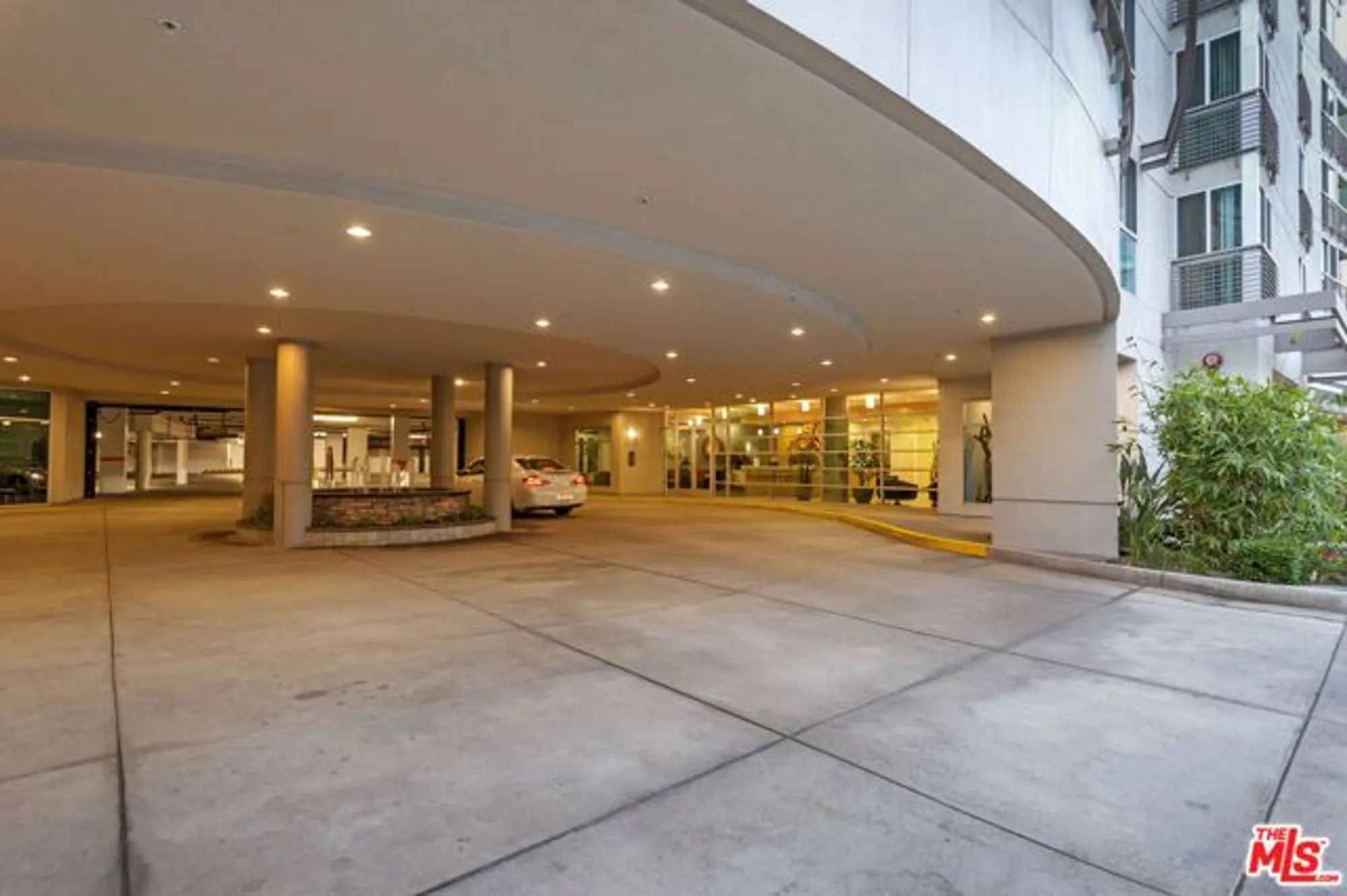 Property Slideshow image 5 of 41 | 267 s san pedro st unit 211, Los Angeles, CA, 90012