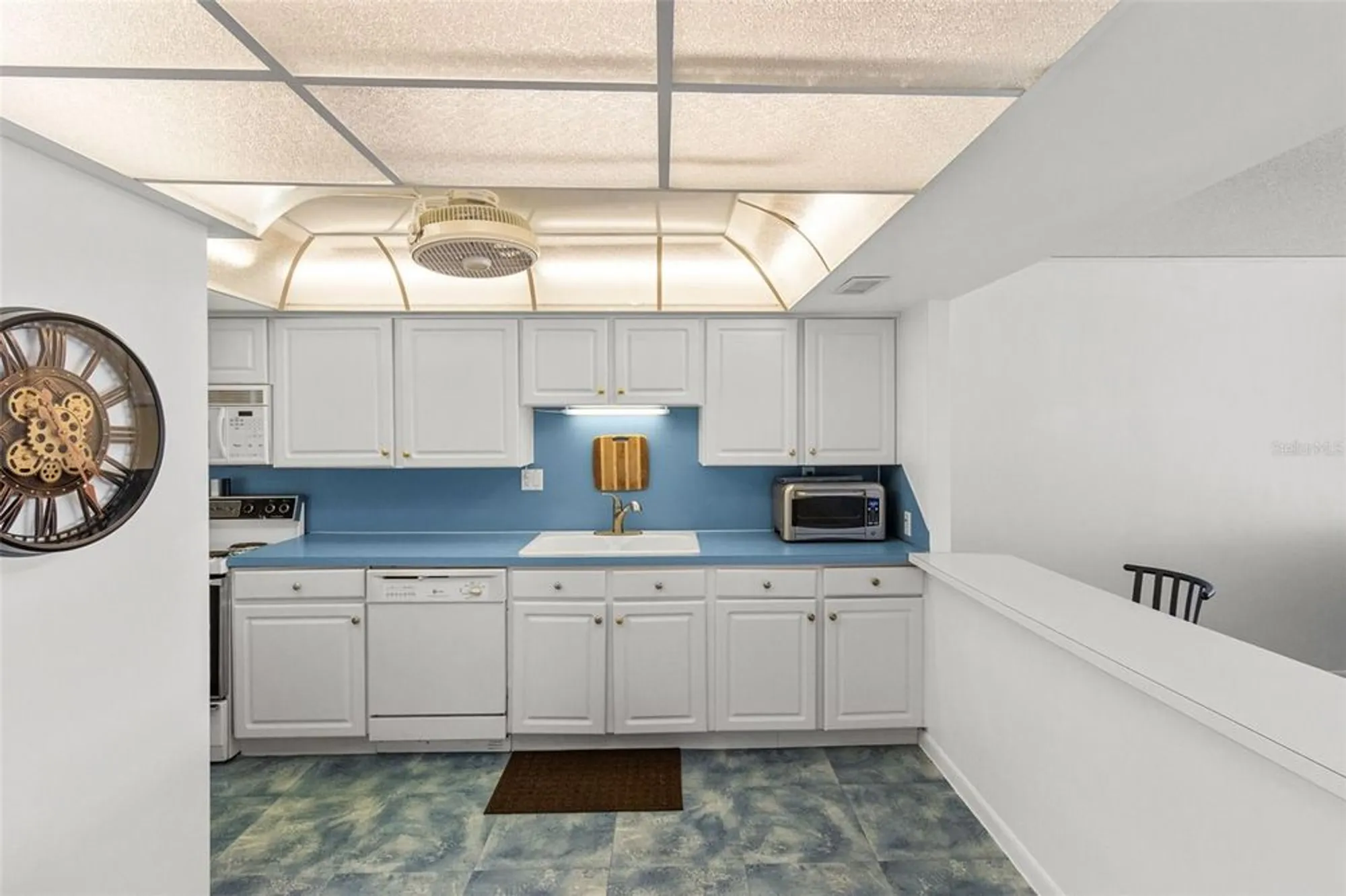 Property Slideshow image 12 of 58 | 7400 sun island dr 412, South Pasadena, FL, 33707