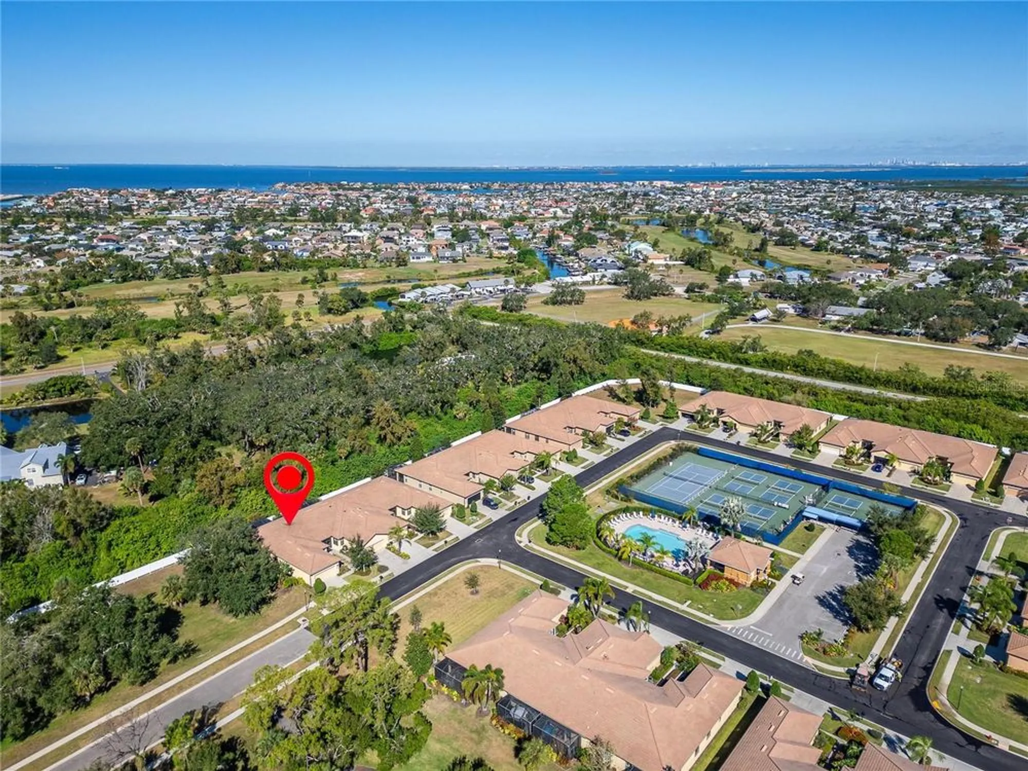 Property Slideshow image 54 of 72 | 420 cedar falls dr, Apollo Beach, FL, 33572