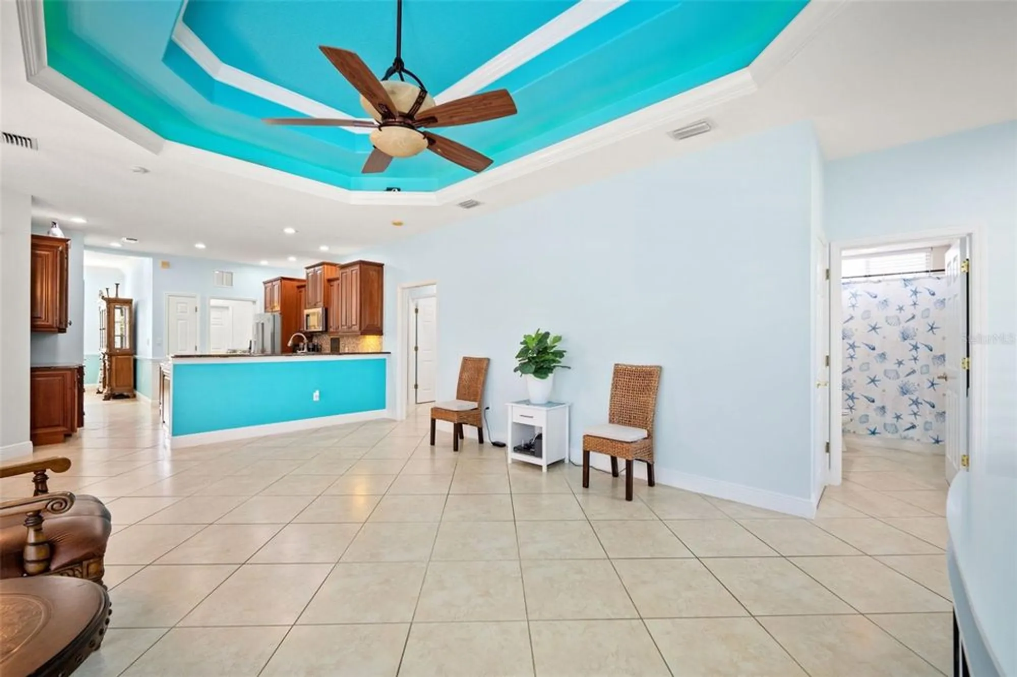 Property Slideshow image 16 of 52 | 6882 tailfeather way, Bradenton, FL, 34203