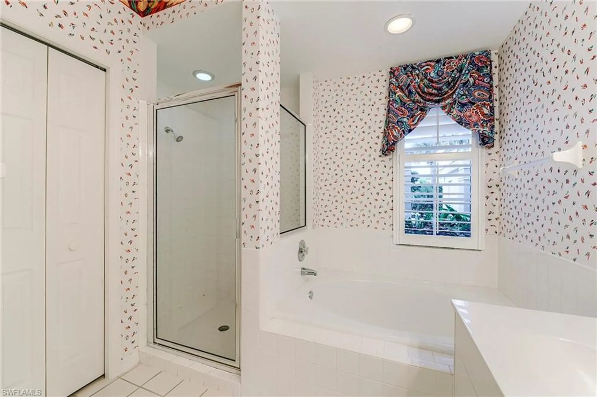 Property Slideshow image 25 of 35 | 25203 pelican creek cir 102, Bonita Springs, FL, 34134