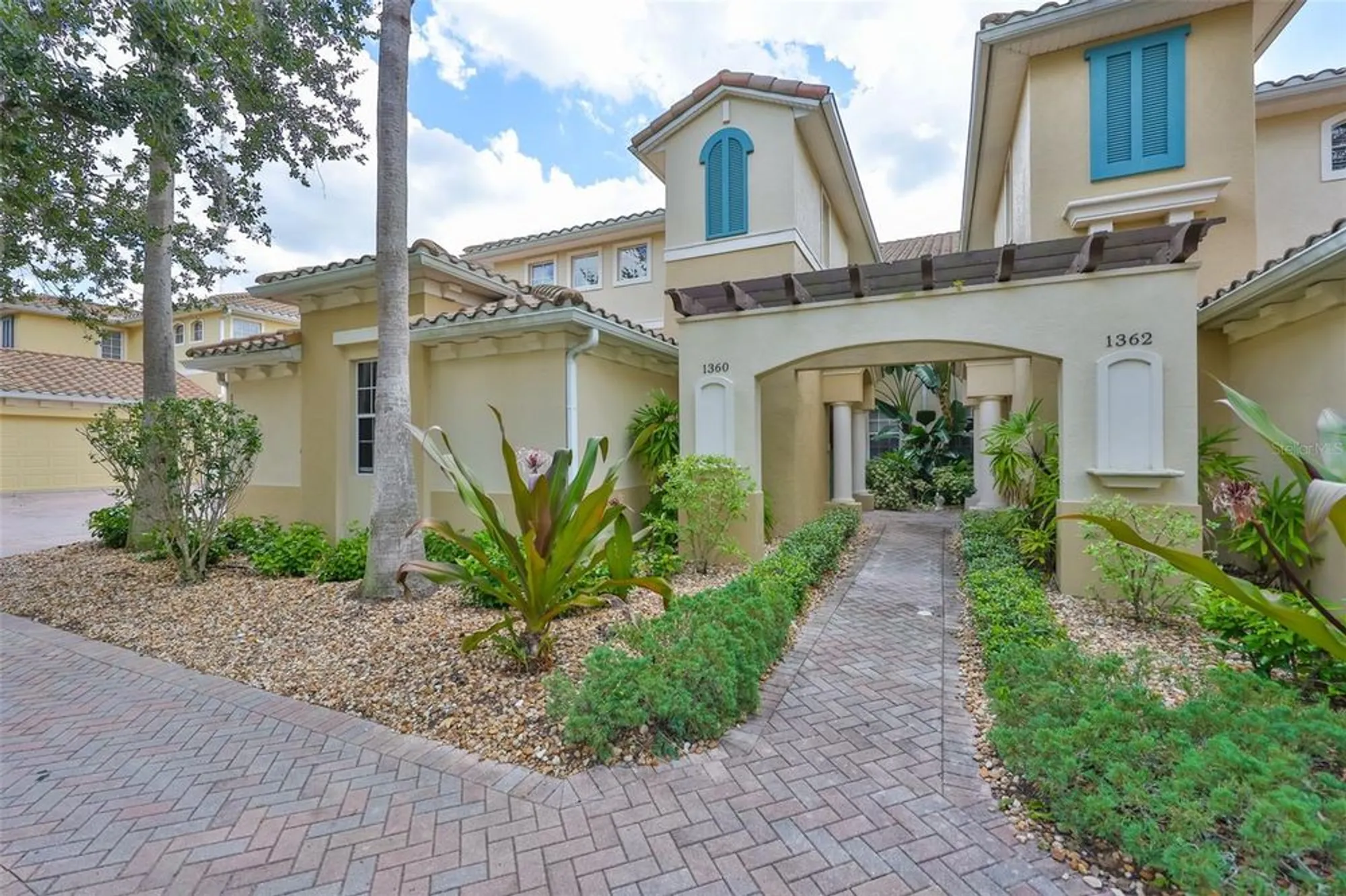 Property Slideshow image 4 of 57 | 1360 emerald dunes dr, Sun City Center, FL, 33573