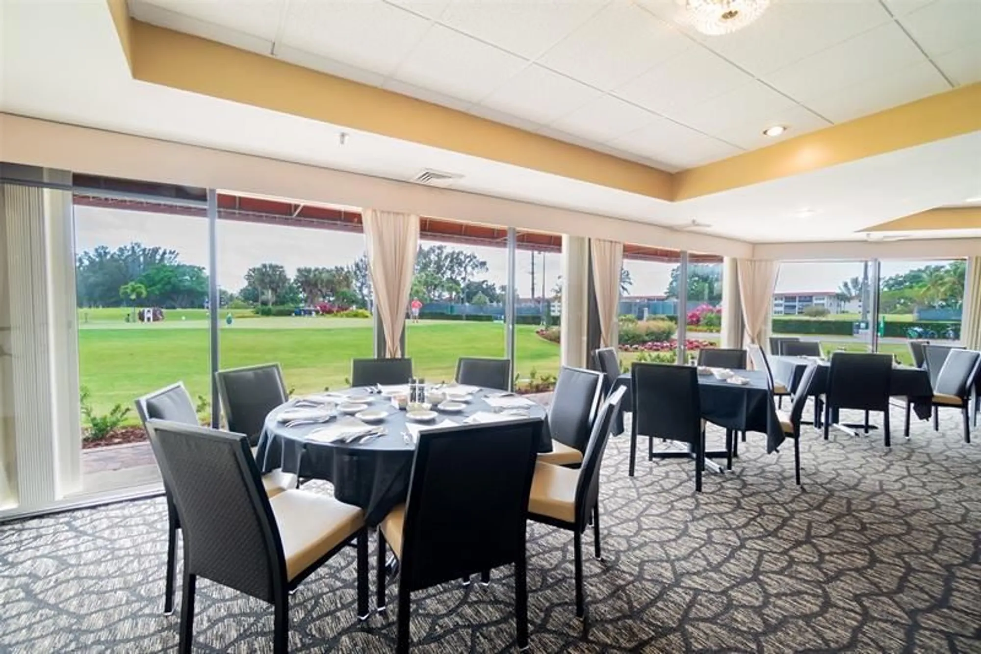 Property Slideshow image 44 of 56 | 9320 s hollybrook lake dr 103, Pembroke Pines, FL, 33025