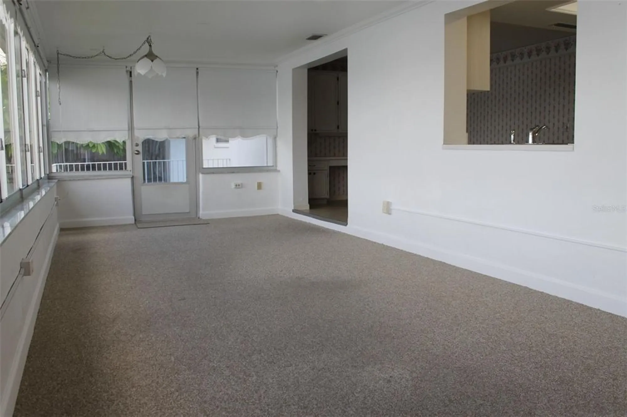 Property Slideshow image 11 of 50 | 9665 mainlands blvd, Pinellas Park, FL, 33782