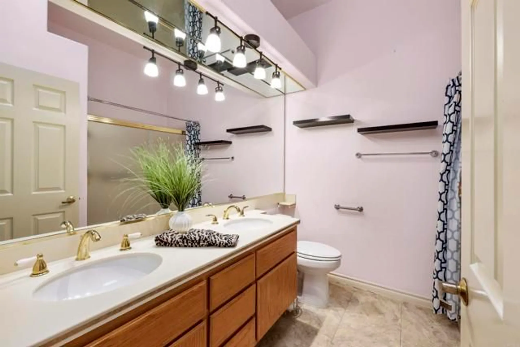 Property Slideshow image 27 of 51 | 4125 arcadia way, Oceanside, CA, 92056