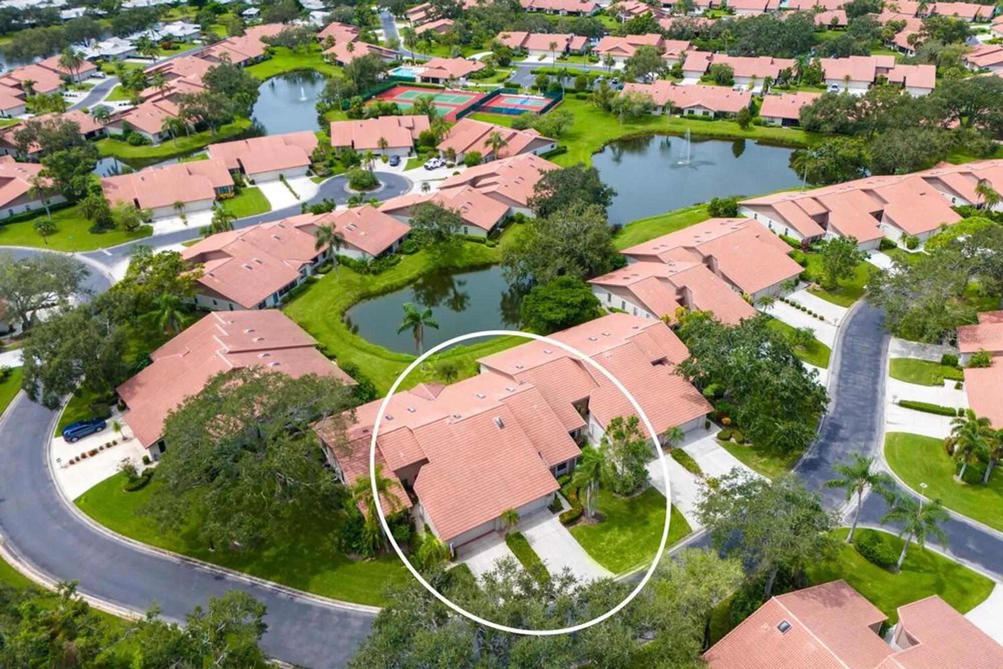 Property Slideshow image 3 of 49 | 4033 wilshire cir 139, Sarasota, FL, 34238