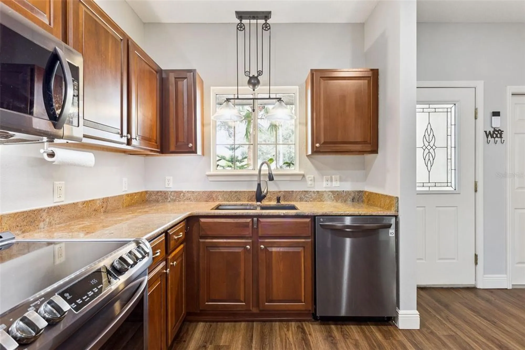 Property Slideshow image 9 of 44 | 1130 avenida de las casas, Lady Lake, FL, 32159