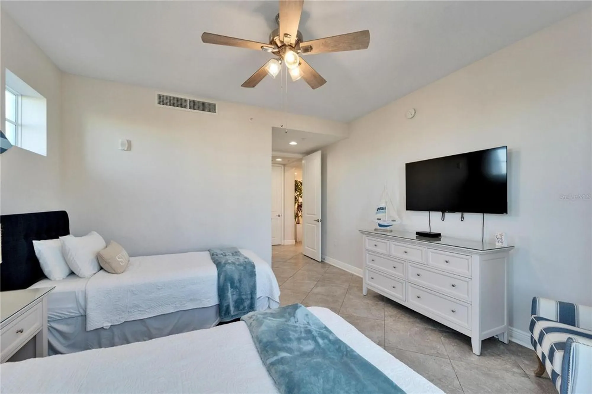 Property Slideshow image 30 of 56 | 379 aruba cir 201, Bradenton, FL, 34209