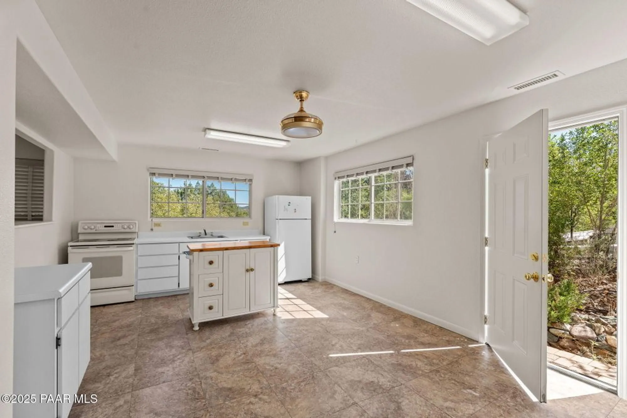 Property Slideshow image 32 of 51 | 895 sunrise blvd, Prescott, AZ, 86301