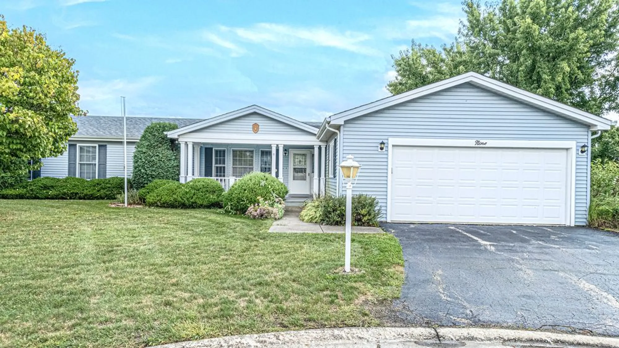 Property Slideshow image 1 of 41 | 9 derby ct, Grayslake, IL, 60030