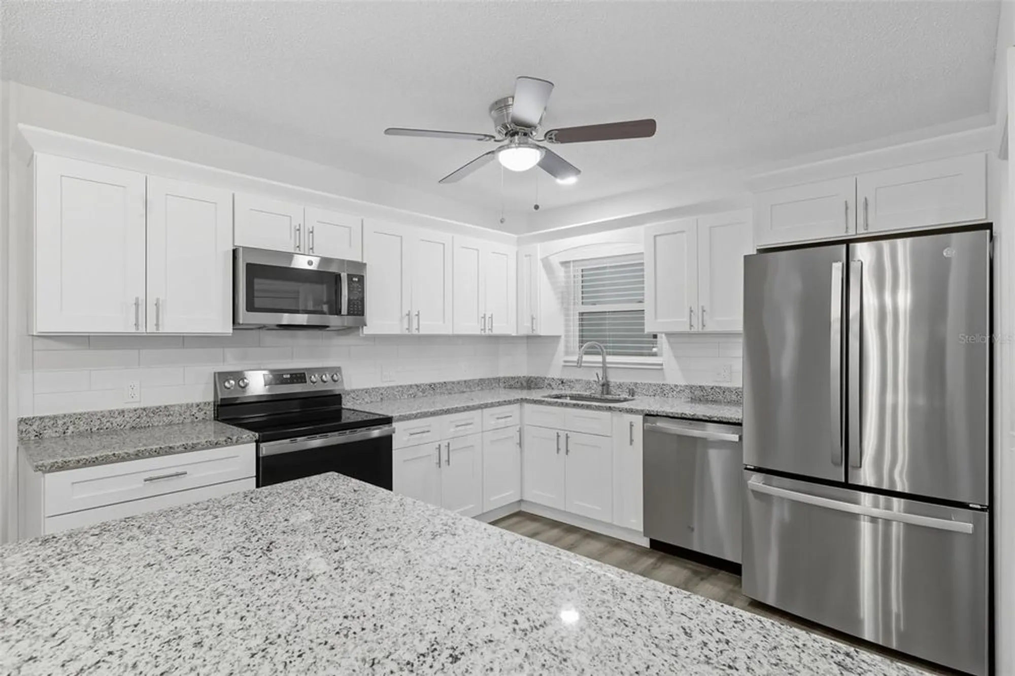 Property Slideshow image 6 of 28 | 2351 irish ln 21, Clearwater, FL, 33763