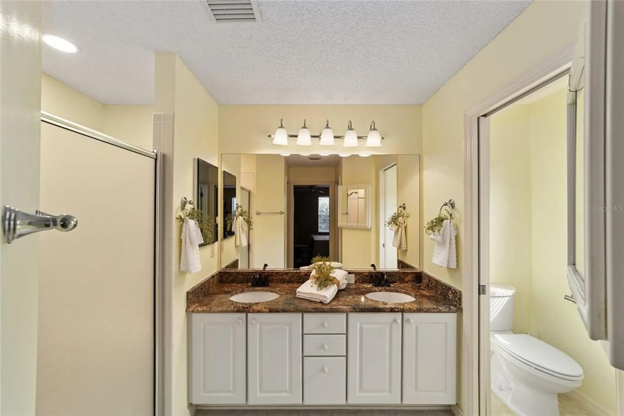 Property Slideshow image 19 of 34 | 290 jefferson ln, The Villages, FL, 32162